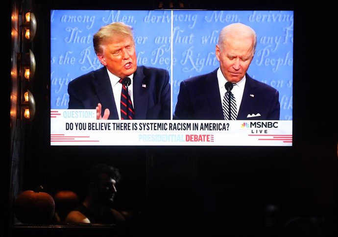 EEUU.- Los organizadores del debate entre Trump y Biden apagarán los micrófonos 