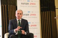 Escudero se muestra "preocupado" por huelga de sanitarios y cree que hay que tratar de evitarla "por todos los medios"