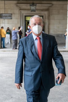 El exconsejero de Empleo de la Junta de Andalucía Antonio Fernández llega a la Audiencia Provincial Sevilla 