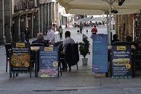 Hostelería Madrid pide retrasar el horario de cierre de locales a las 00 horas para "salvar" las cenas