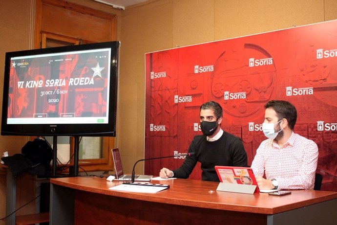 Diego Mayor (izda) y Eder García explican la sexta edición de Kino Soria