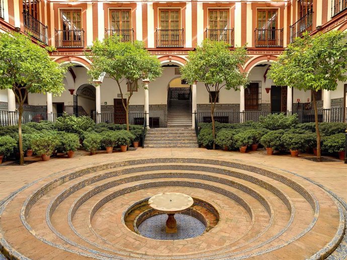 Detalle patio del Hospital de los Venerables