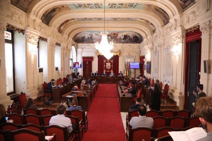El Ayuntamiento De Málaga Informa: El Pleno Aprueba La Congelación De Impuestos Y Tasas En Málaga Para 2021