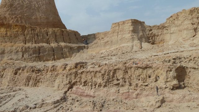 El estudio examinó los sedimentos profundos del río en la cantera Nal, que datan de hace unos 172 mil años en la parte inferior hasta hace 26 mil años en la parte superior.