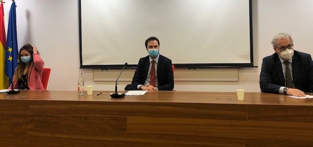 Rueda de prensa del Sindicato Médico de Cantabria, el Colegio de Médicos, la Asociación de MIRes de Cantabria y el Consejo de Estudiantes de Medicina de apoyo a la huelga del día 27