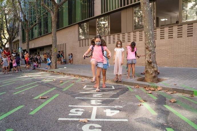 Barcelona amplía el proyecto Protegim les Escoles a 53 nuevos centros en 2021