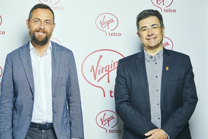Koldo Unanue, director de marketing de Virgin telco y José Miguel García, consejero delegado del Grupo Euskaltel