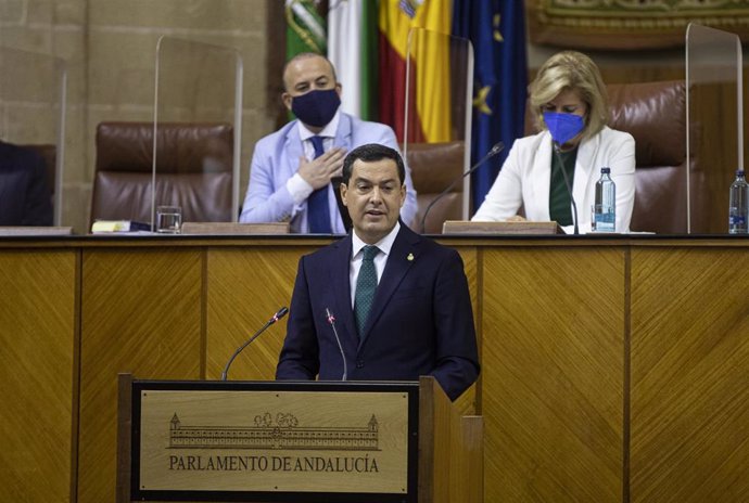 El presidente de la Junta de Andalucía, Juanma Moreno, abre el Debate sobre el Estado de la Comunidad en el Parlamento andaluz. Sevilla (Andalucía, España), a 20 de octubre de 2020.