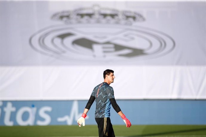 El portero belga del Real Madrid Thibaut Courtois en un partido en el Alfredo di Stéfano 