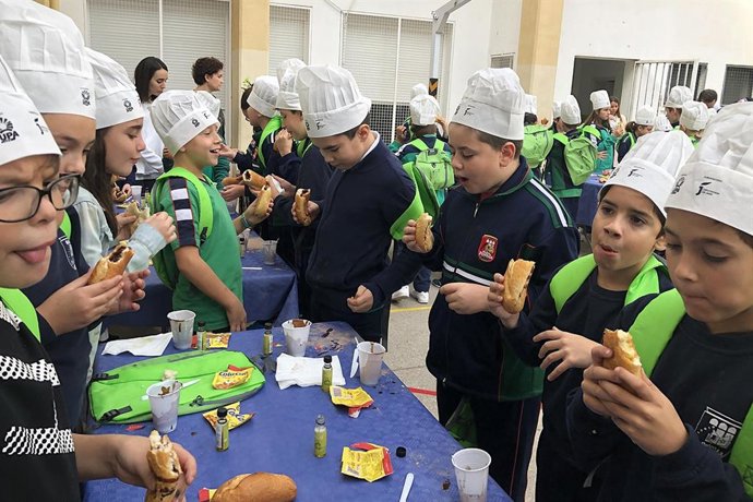 Desayuno saludable en el Colegio Pedro Poveda de Jaén/ Archivo