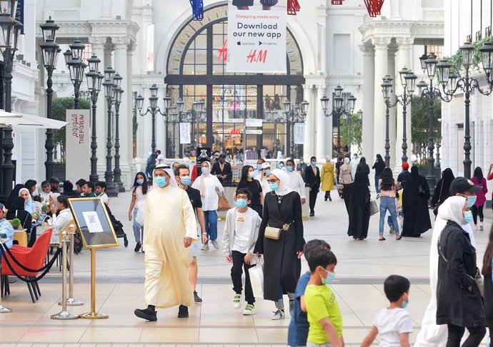 Kuwait.- El Parlamento de Kuwait aprueba una ley para reducir la presencia de ex