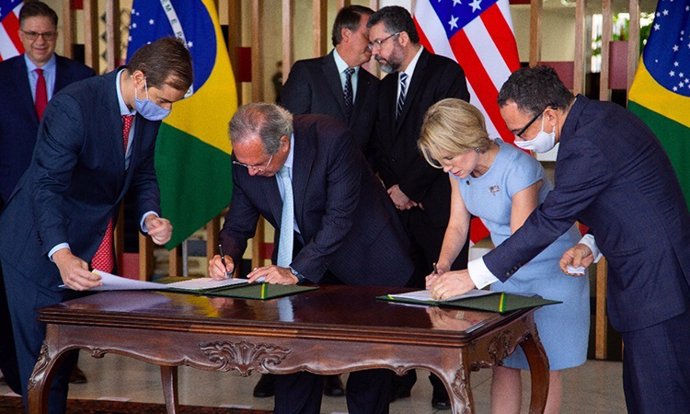 Estados Unidos y Brasil firman un memorando de 845 millones para reforzar su relación comercial