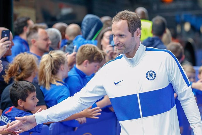 Fútbol.- El Chelsea inscribe al exportero Petr Cech en la Premier League
