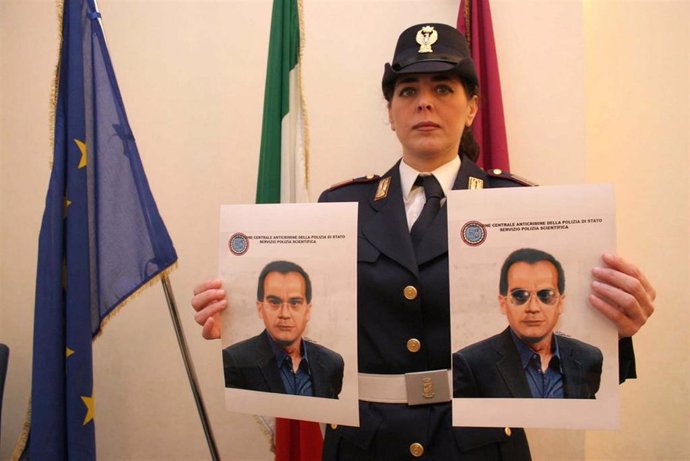 La Policía italiana muestra dos retratos robot del capo de la mafia siciliana, el hombre más buscado del país, Matteo Messina Denaro.