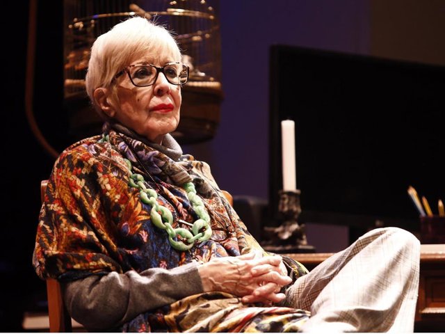 Concha Velasco vuelve a los escenarios de la mano de su hijo Manuel con "La habitación de María"