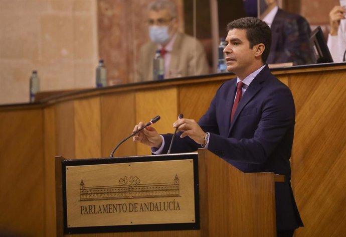 El portavoz parlamentario de Cs, Sergio Romero, durante su intervención en el Debate sobre el Estado de la Comunidad