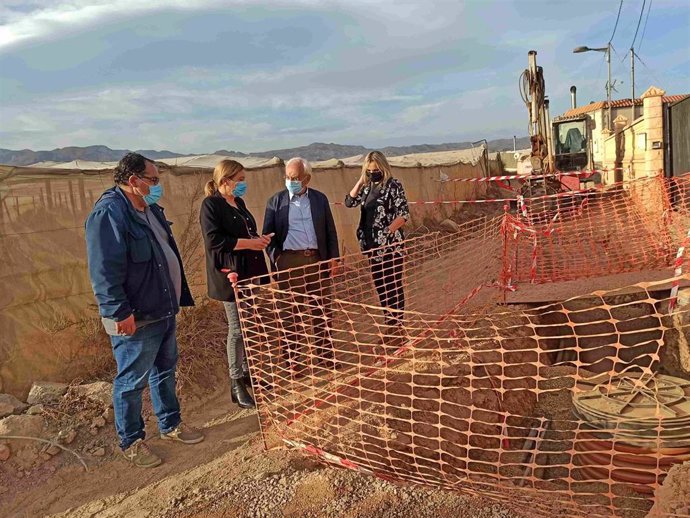 El subdelegado visita con la alcaldesa de Níjar obras derivadas de la 'gota fría'