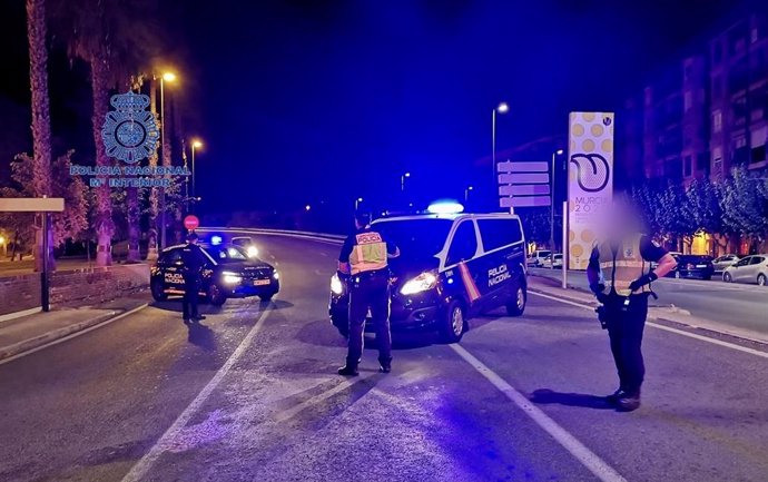 Nota Prensa: "La Policía Nacional Detiene In Fraganti A Un Joven Por Robar En Tres Vehículos En El Parking Disuasorio"