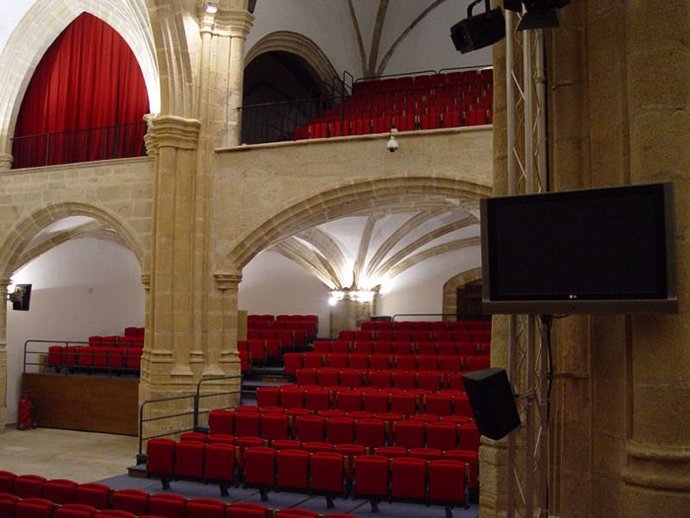 Auditorio del complejo cultural San Francisco de Cáceres