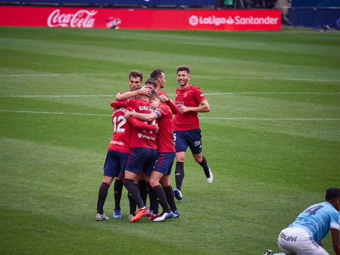 Jugadores de Osasuna celebrando un gol