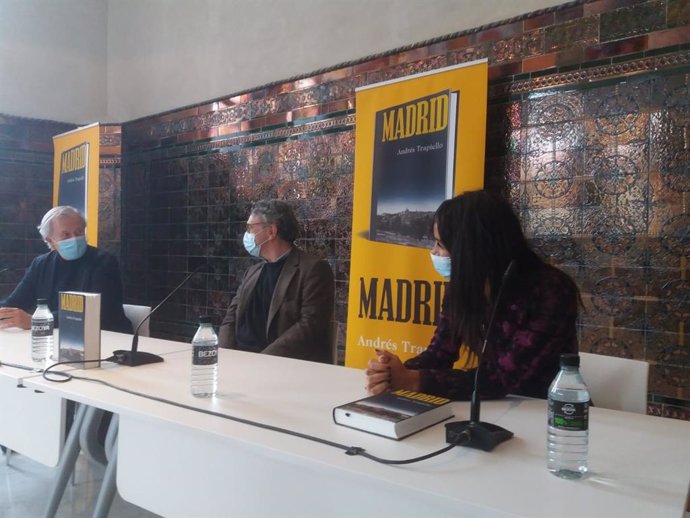 El escritor Andrés Trapiello presenta su nuevo libro 'Madrid' (Destino)