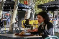 Almeida ve "acertado" actuar contra botellones y fiestas nocturnas pero no comparte restringir "aún más" la hostelería