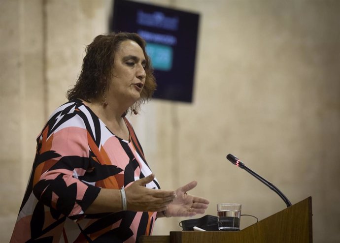 La portavoz adjunta del grupo parlamentario Adelante Andalucía, Ángela Aguilera