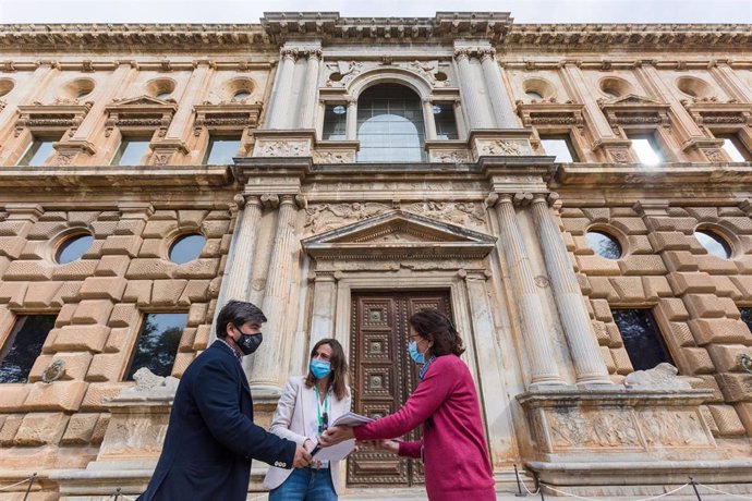 La Alhambra licita por más de un millón de euros la restauración de las portadas del Palacio de Carlos V