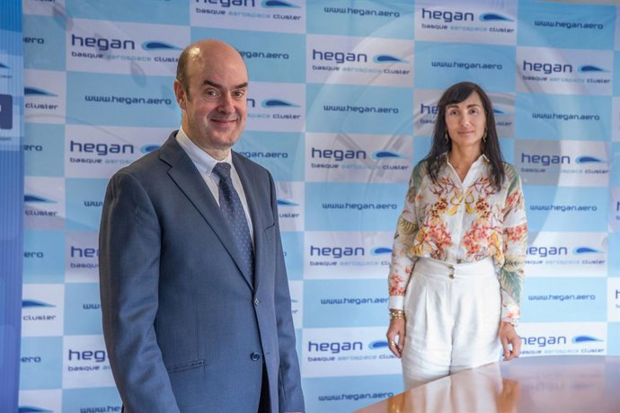 Carlos Alzola y Ana Villate, Presidente y directora del Cluster HEGAN, respectivamente.