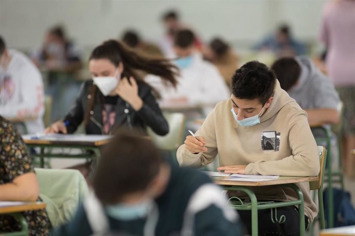 Estudiantes de bachillerato en el IES Vilar Ponte 