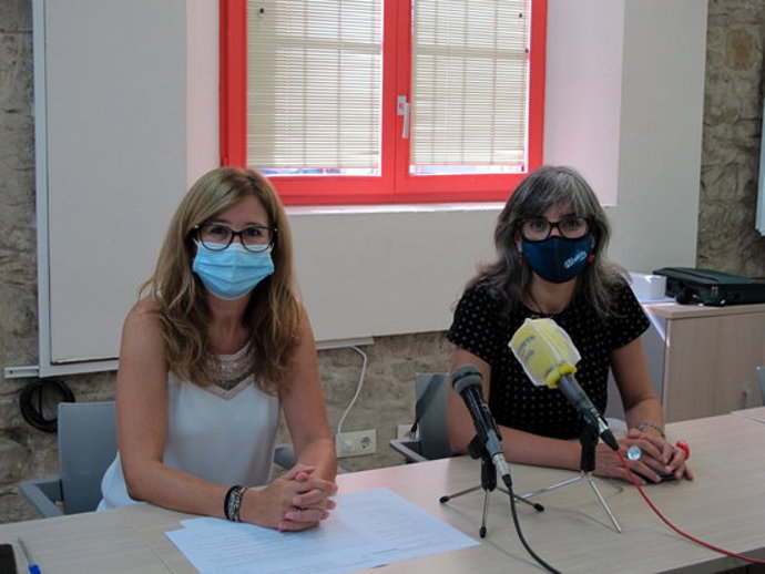 Pla mitj de la tinenta d'alcalde de la Paeria, Anna Campos, amb la regidora d'Educació, Sandra Castro, el 21 d'octubre del 2020. (Horitzontal)