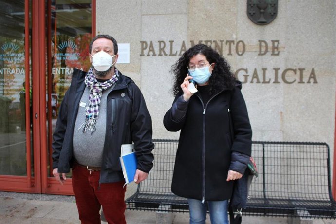 Representantes del Sindicato Labrego Galego acuden al Parlamento de Galicia para reunirse con los partidos