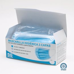 Imagen de un pack de mascarillas higiénicas de tres capas.