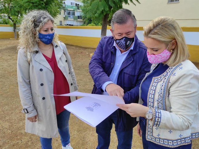Visita a la parcela de los futuros huertos urbanos sociales