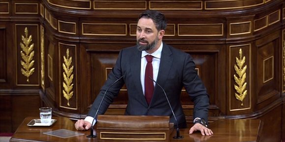 2. Abascal se burla de que Rufián diga que mantiene el acta para combatir a Vox