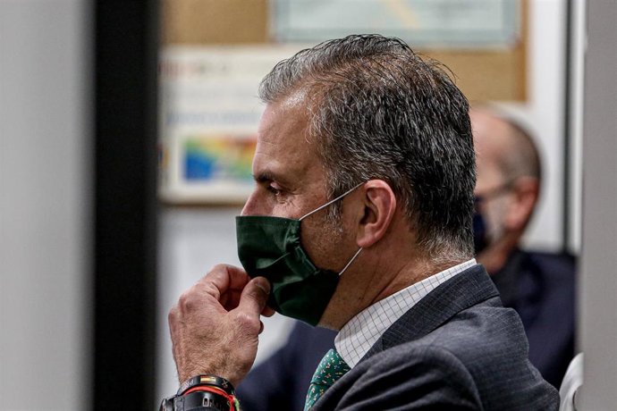 El portavoz de Vox en el Ayuntamiento de Madrid, Javier Ortega Smith, durante una entrevista con Europa Press en la sede de la Agencia, en Madrid (España) a 19 de octubre de 2020.