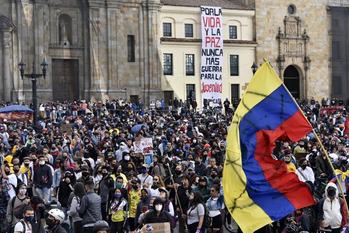 Colombia.- Miles de personas recorren las principales ciudades de Colombia en un