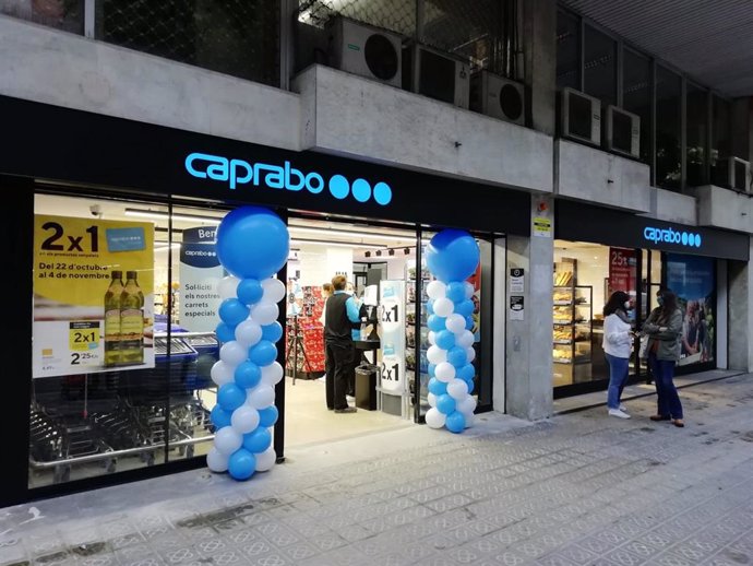 Caprabo ha abierto una nueva tienda en el distrito del Eixample de Barcelona, en la calle Industria 90-94.