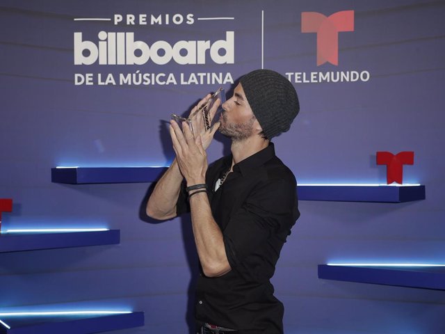 Enrique Iglesias, Winner Of Top Latin Artist Of All Time, Backstage At The BB&T Center In Sunrise, FL On October 21, 2020