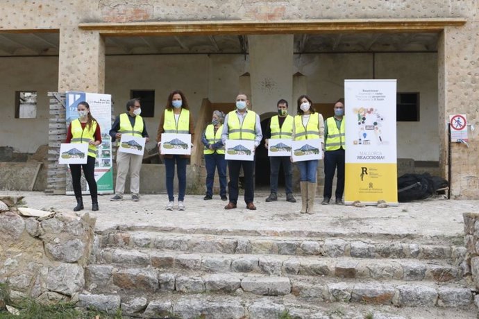 Visita al inicio de las obras del refugio de Galatzó.