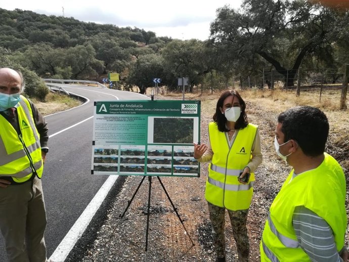 Construcción de un acerado para el acceso seguro al campo de fútbol de Almadén