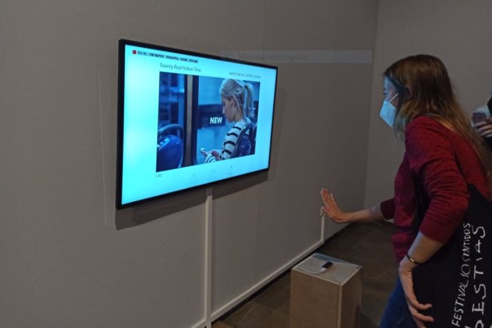 La exposición de 'Cultura online' a través de sensores de movimiento en el Centre del Carme