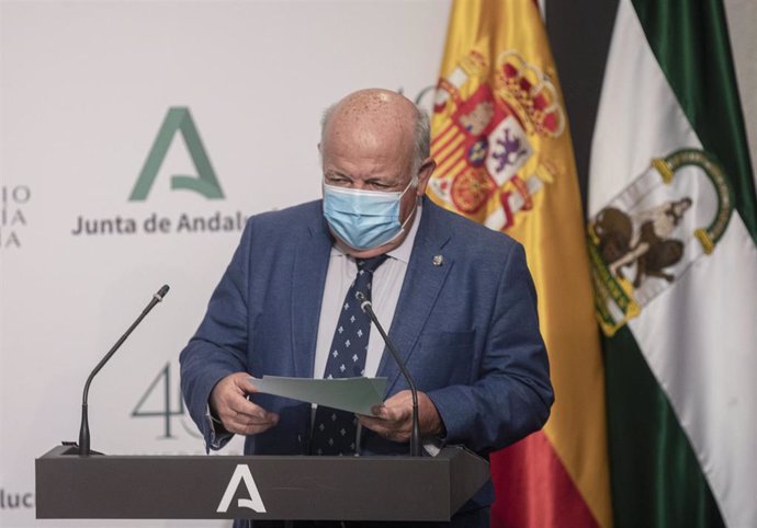 El consejero de Salud y Familias, Jesús Aguirre, durante su comparecencia en rueda de prensa posterior al Consejo de Gobierno de la Junta de Andalucía. En Sevilla (Andalucía, España), a 22 de octubre de 2020.