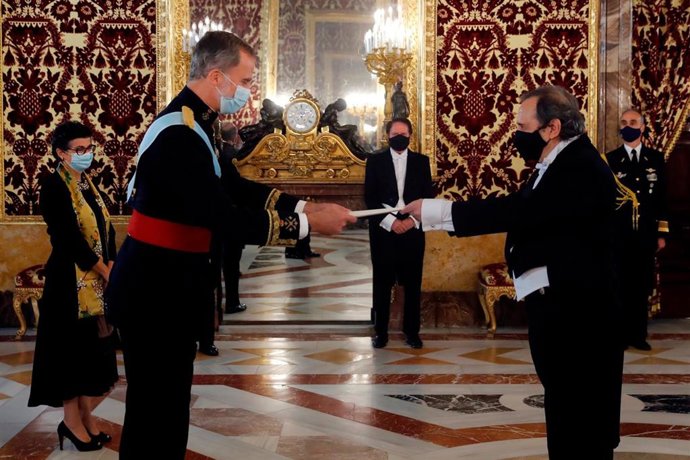 El Rey recibe las cartas credenciales de Ricardo Luis Alfonsín, nuevo embajador de la República Argentina en España