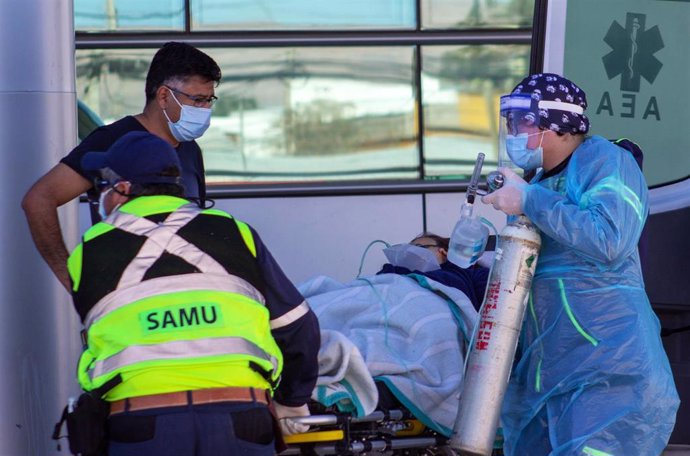 Traslado de un paciente en ambulancia en Chile
