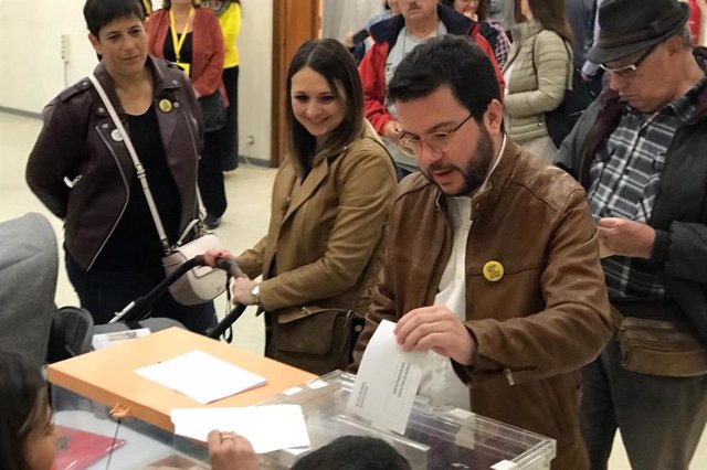 El vicepresidente de la Generalitat, Pere Aragonès, vota a las elecciones generales