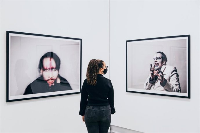 La Térmica de Málaga acoge la primera exposición mundial del fotógrafo británico Perou sobre Marilyn Manson
