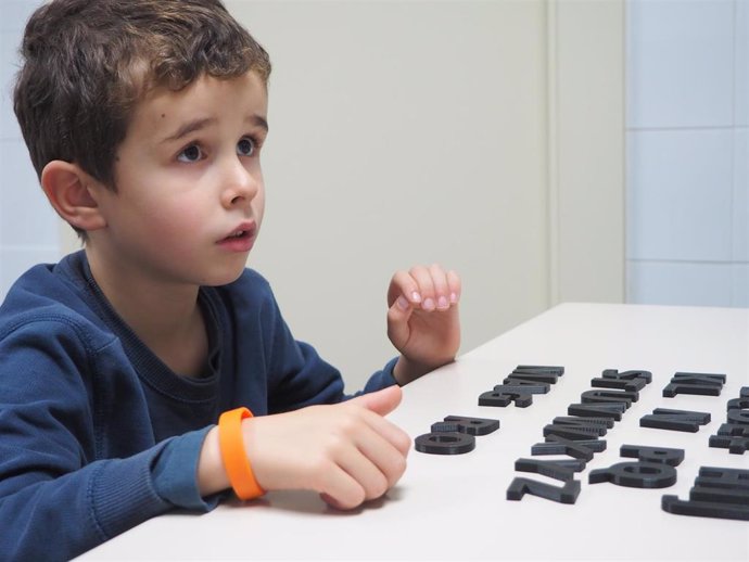 Un nuevo dispositivo de rehabilitación trata a 50 niños con daños cerebrales en Girona