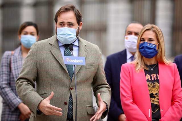 El presidente del PP de C-LM, Paco Núñez, junto a la vicesecretaria de Organización, Ana Beltrán