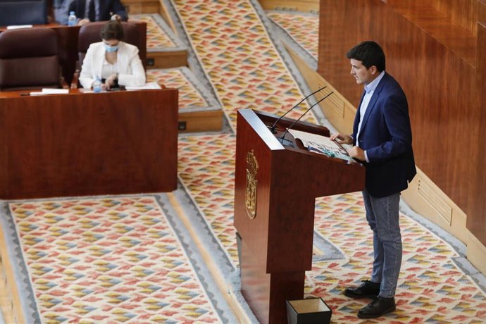 El portavoz de Más Madrid en la Asamblea, Pablo Gómez Perpiny, interviene durante la segunda jornada del Pleno del Debate del Estado de la Región en Madrid (España), a 15 de septiembre de 2020. En esta segunda sesión participarán los grupos parlamentar